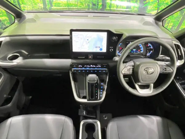 2025 Toyota Noah — photo 2