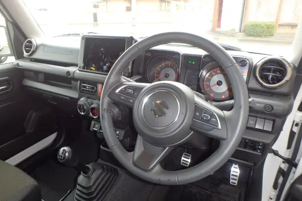 Suzuki Jimny Sierra 1.5 JC 4WD One Owner 5MT (Pure White Pearl) — photo 7