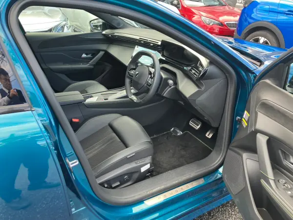 Peugeot 308GT Hybrid — photo 8