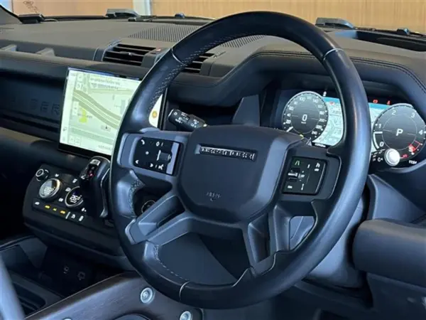 2023 Landrover Defender — photo 3