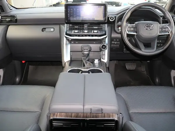 Toyota Land Cruiser 300 3.5 ZX 4WD with Cool Box — photo 7