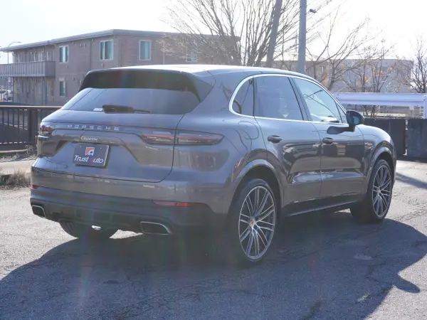 2020 Porsche Cayenne — photo 3