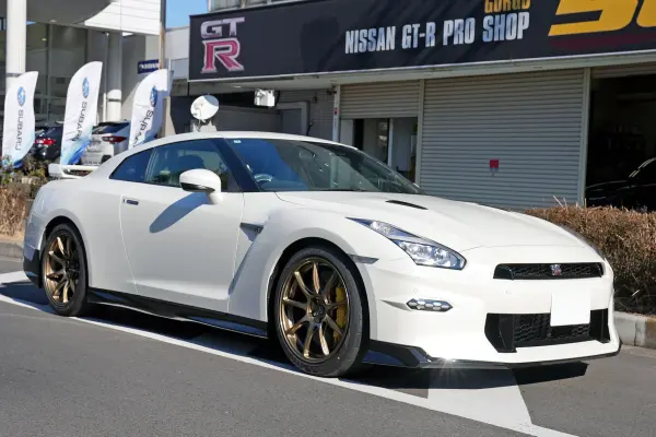 Nissan GT-R 3.8 Premium Edition T-Spec 4WD — thumbnail 1