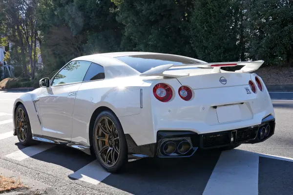 2025 Nissan Gt-r — photo 3