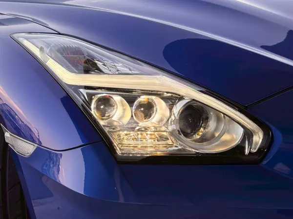 Nissan GT-R 3.8 Pure Edition 4WD MY25 Final Model Showroom Display P Glass Registered Unused Car BOSE Sound Drive Recorder Daytime Running Light Cancel Switch Genuine Floor Mats Thatcher Anti-Theft FUJITSUBO Titanium Alloy Muffler RAYS Forged Aluminum Wheels (One Gun Blue 4 Coat Multi-Flex PM) — photo 9