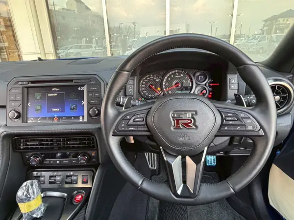 Nissan GT-R 3.8 Pure Edition 4WD MY25 Final Model Showroom Display P Glass Registered Unused Car BOSE Sound Drive Recorder Daytime Running Light Cancel Switch Genuine Floor Mats Thatcher Anti-Theft FUJITSUBO Titanium Alloy Muffler RAYS Forged Aluminum Wheels (One Gun Blue 4 Coat Multi-Flex PM) — photo 8
