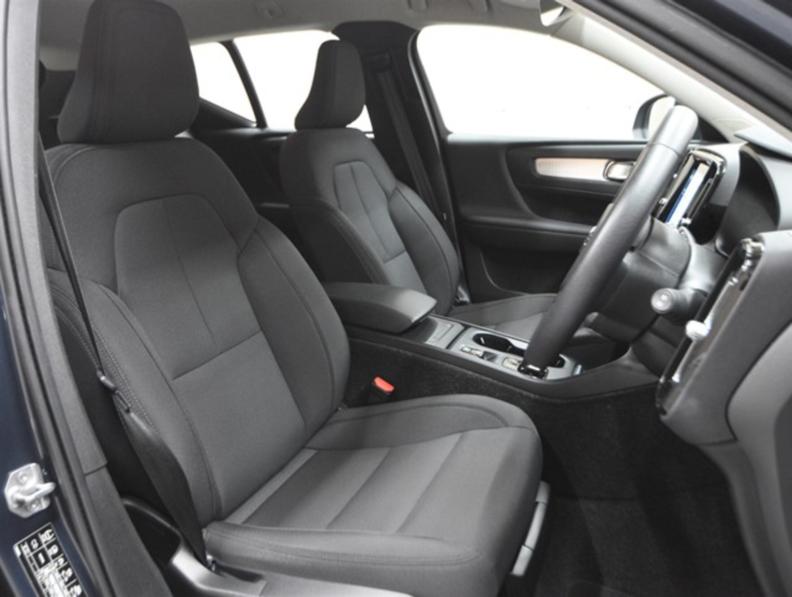 Volvo XC40 B4 Momentum — photo 7