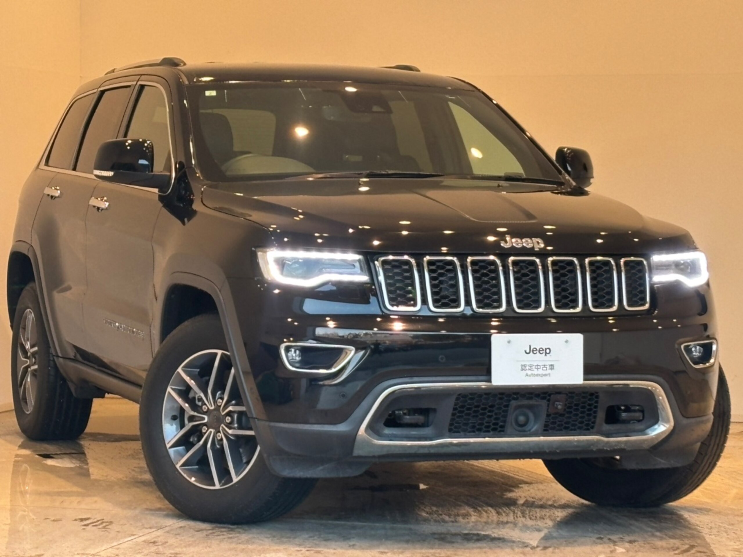 Jeep Grand Cherokee Limited (Non-Air Suspension) 4WD Leather Seats Apple CarPlay Bluetooth Factory Navigation Full-Seg Seat Heaters Ventilation Forward Collision Warning Adaptive Cruise Control Backup Camera Certified Used Car Warranty — photo 9