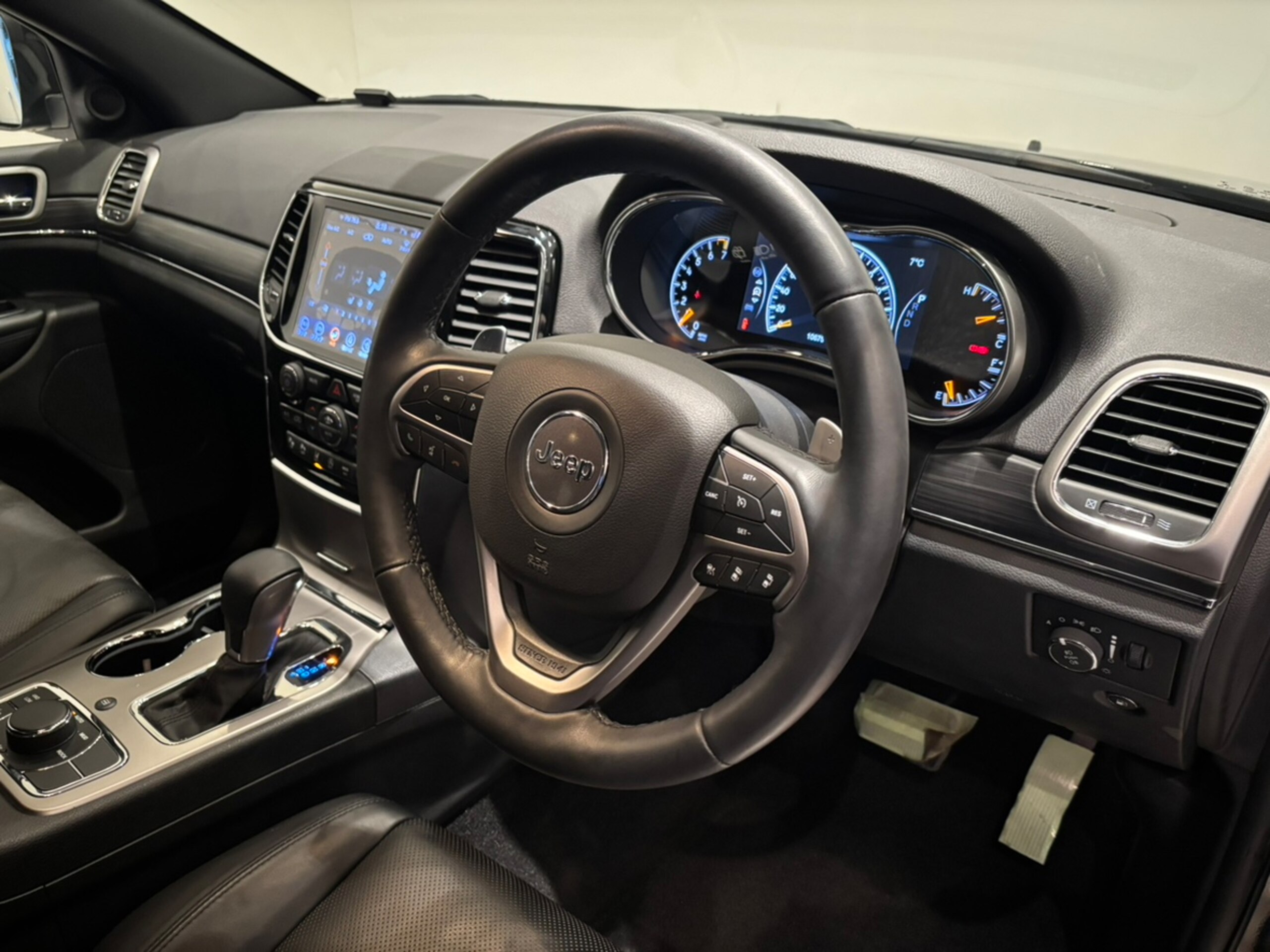 2021 Jeep Grand Cherokee — photo 3