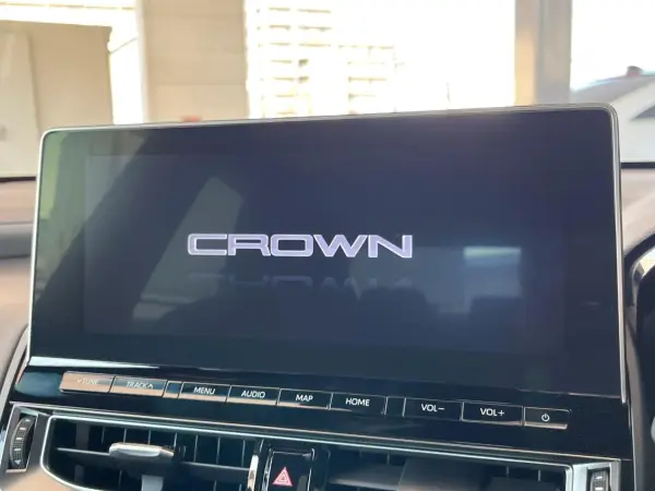 2022 Toyota Crown — photo 3