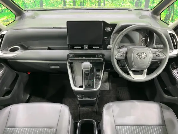 2024 Toyota Noah — photo 2