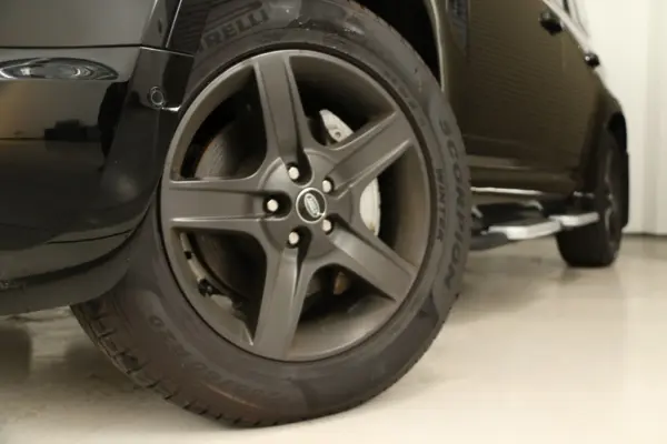 2022 Landrover Defender — photo 3