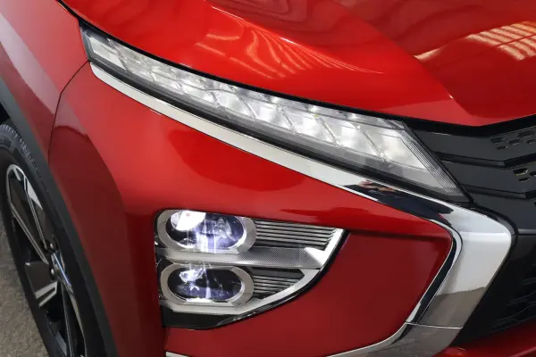 Mitsubishi Eclipse Cross PHEV 2.4 P 4WD with Memory Navigation, Full-Seg TV, All-Around Camera (Red) — photo 9