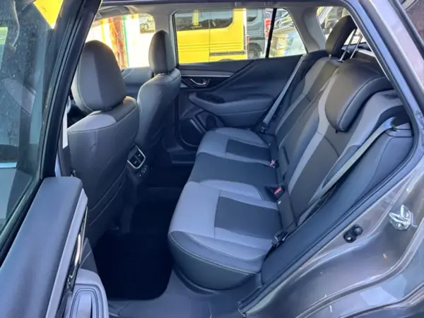 Subaru Legacy Outback 1.8 X-Break EX 4WD with Factory Glass Sunroof, Factory Navigation, Dashcam — photo 8