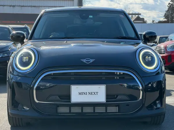 Mini Cooper 5-Door Premium Plus Package DCT Head-Up Display Apple CarPlay Rear Camera Wireless Charging Bluetooth ETC2.0 16-inch Alloy Wheels Seat Heater Digital Meter Cruise Control Driving Assist One Owner Non-Smoking Car (Enigmatic Black Metallic) — thumbnail 1
