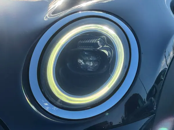 2023 Mini Cooper — photo 2