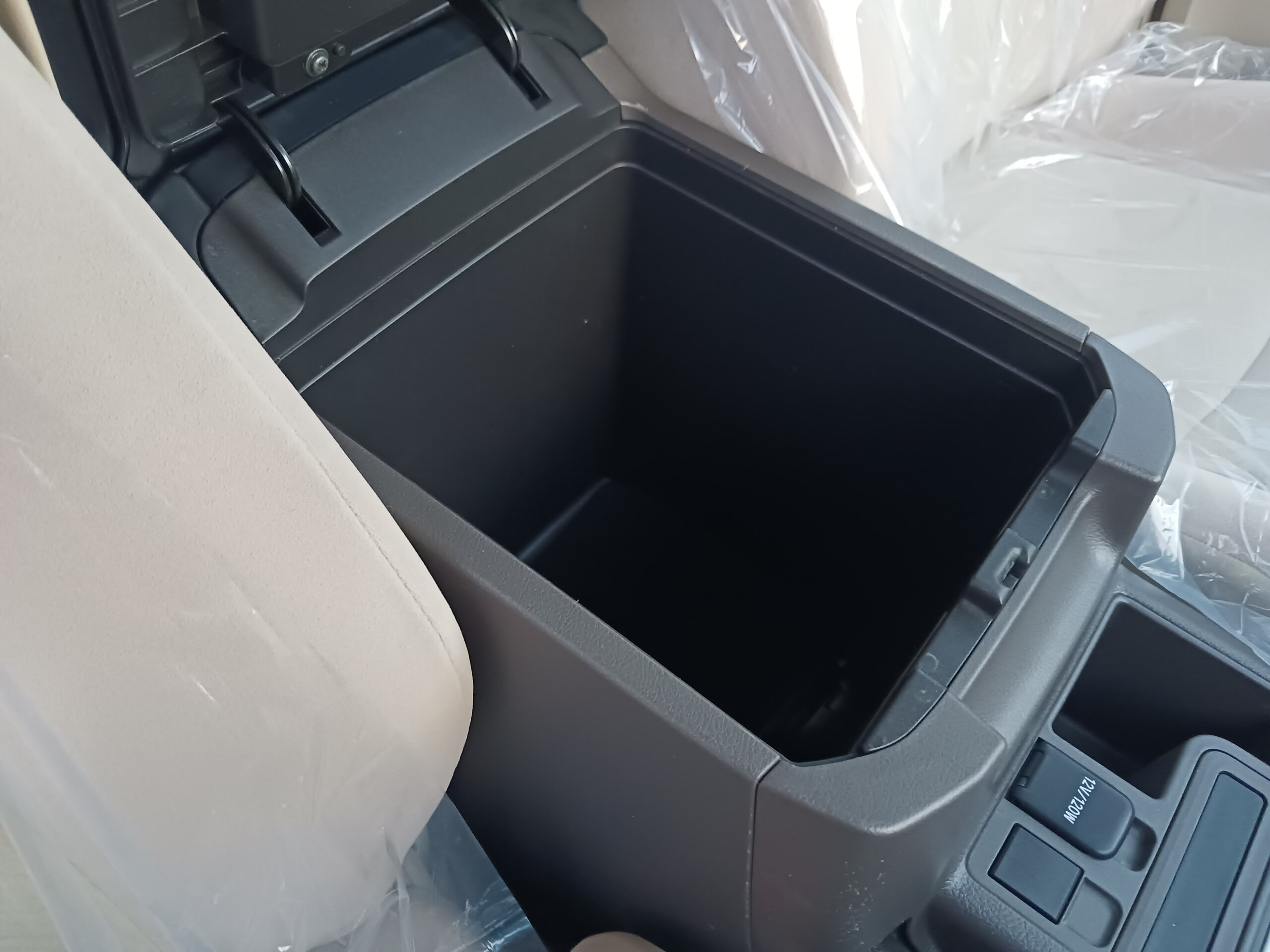 Toyota Land Cruiser Prado 2.8 TX Diesel Turbo 4WD — photo 9