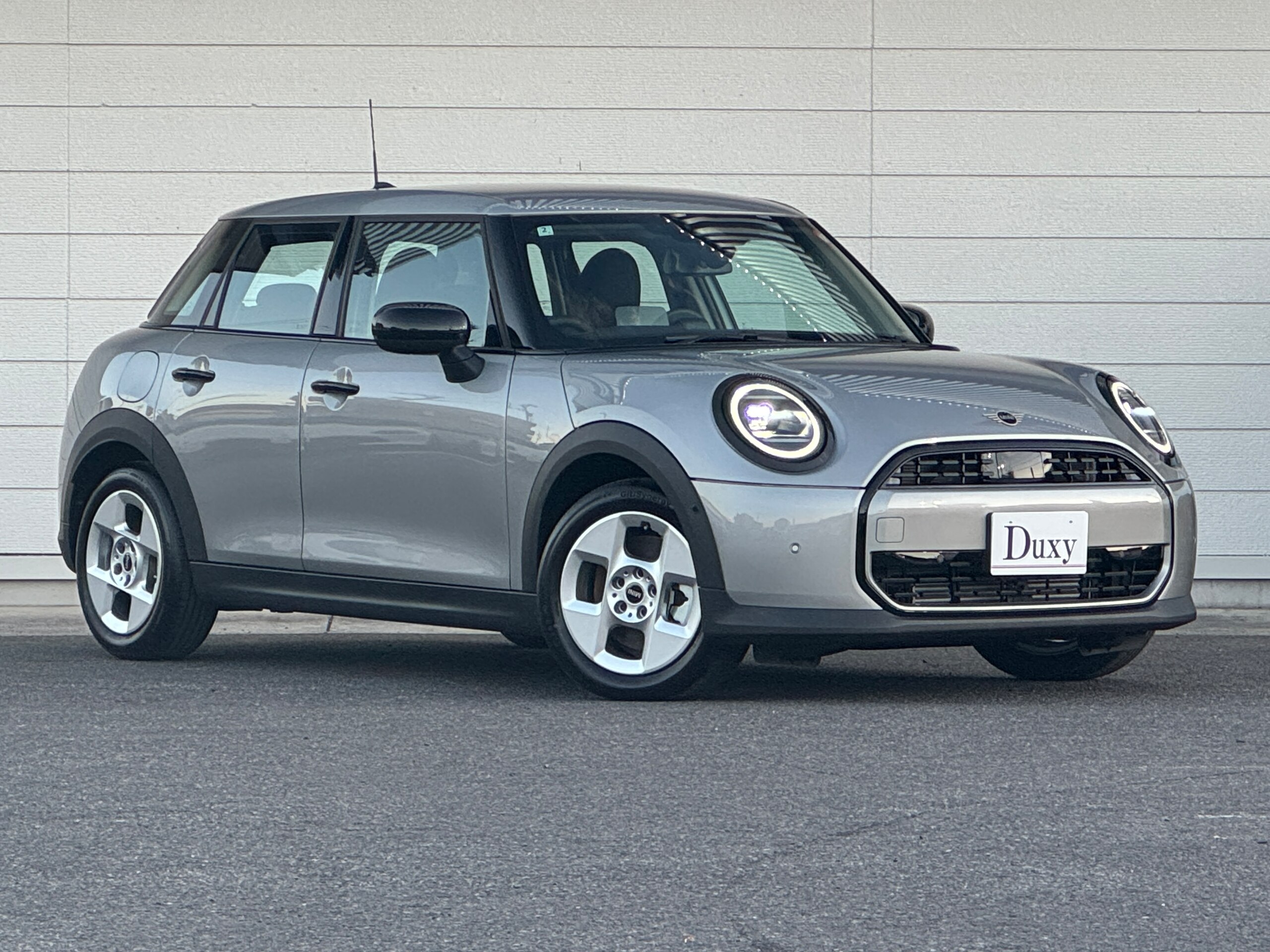 MINI Cooper C 5-Door DCT Special Loan Melting Silver III Text Double Cross Black MINI Genuine OLED Navigation System Head-Up Display Mirror-Type ETC Projection Illumination LED Headlights — photo 7