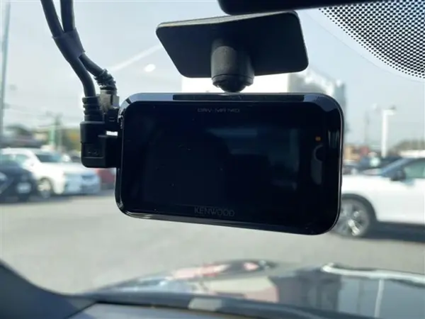 2022 Bmw 3 Series — photo 3