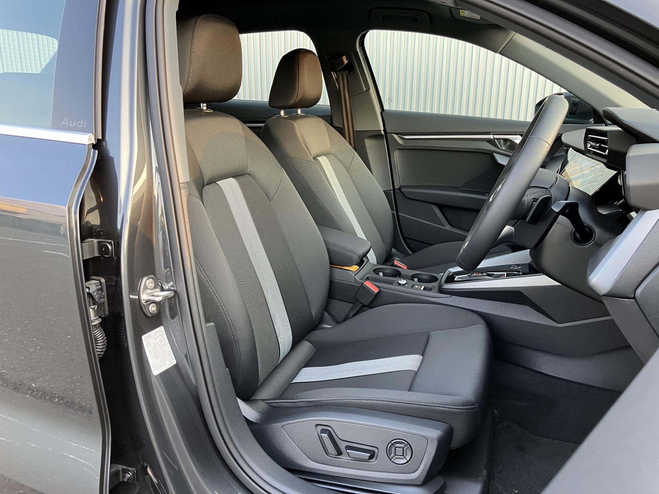 Audi A3 Sportback 30 TFSI Advanced — photo 7