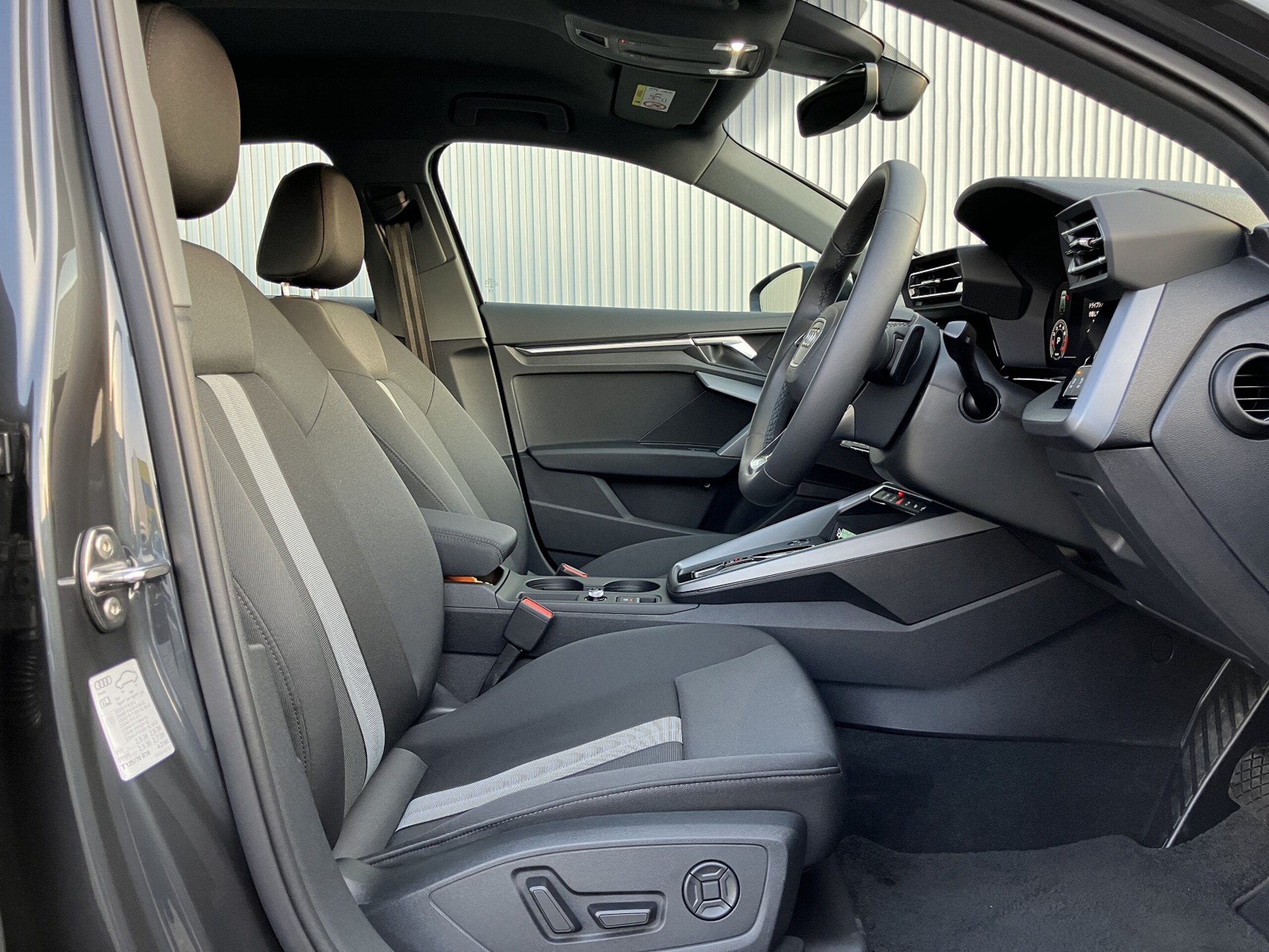 Audi A3 Sportback 30 TFSI Advanced — photo 8