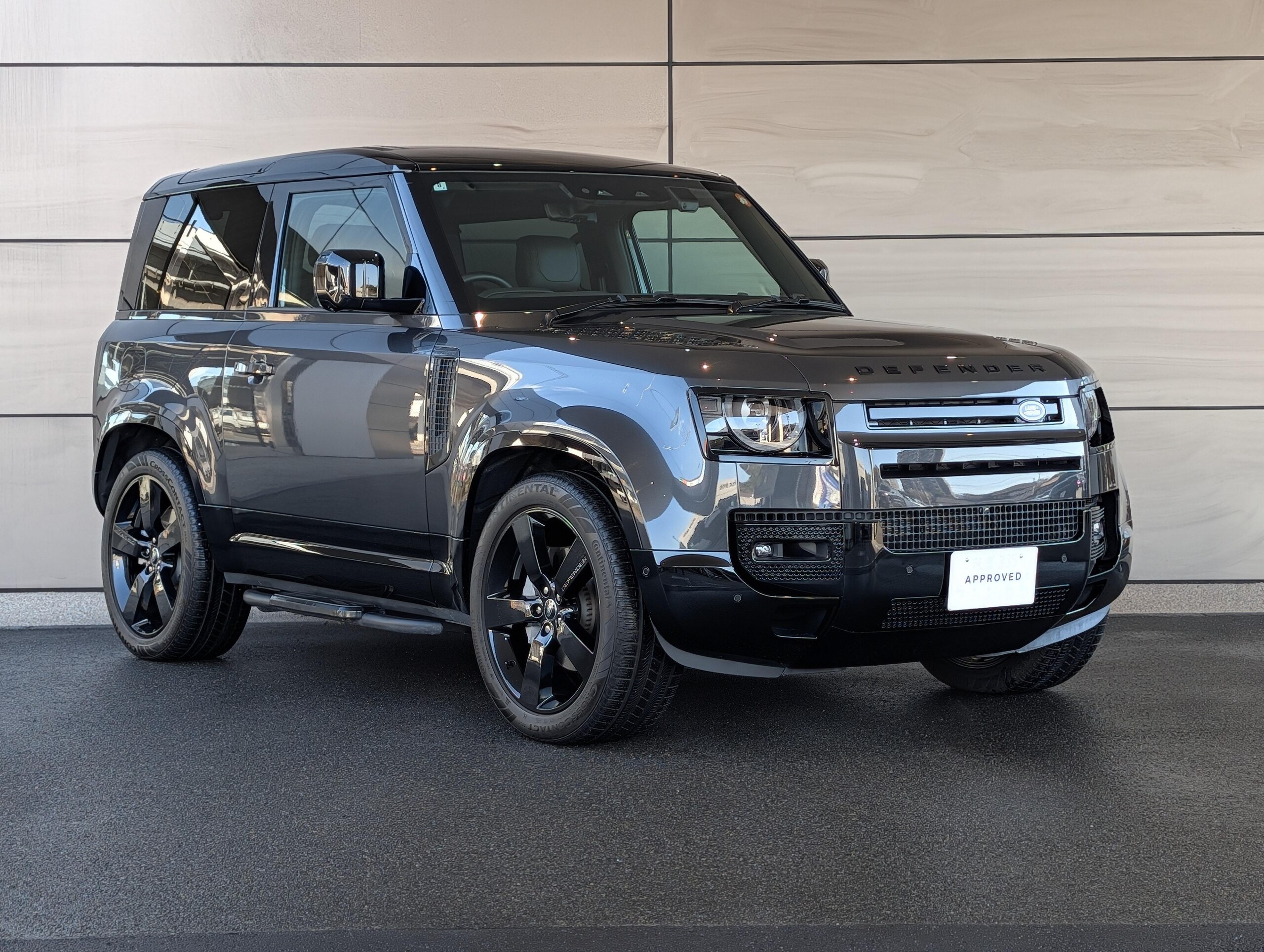 2024 Landrover Defender — photo 3