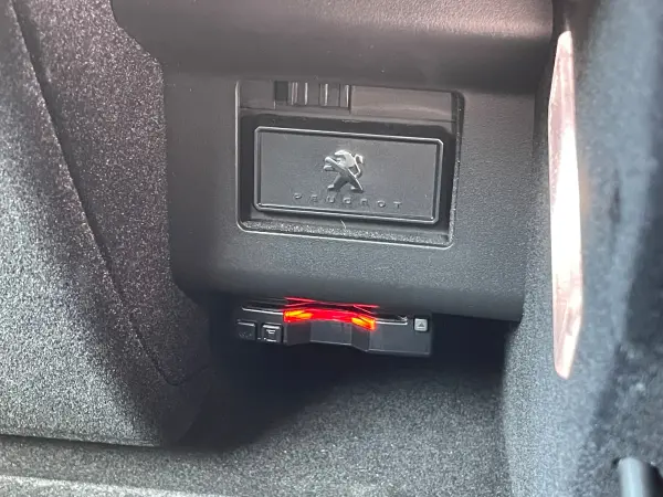 Peugeot 5008 GT BlueHDi Diesel Turbo — photo 7