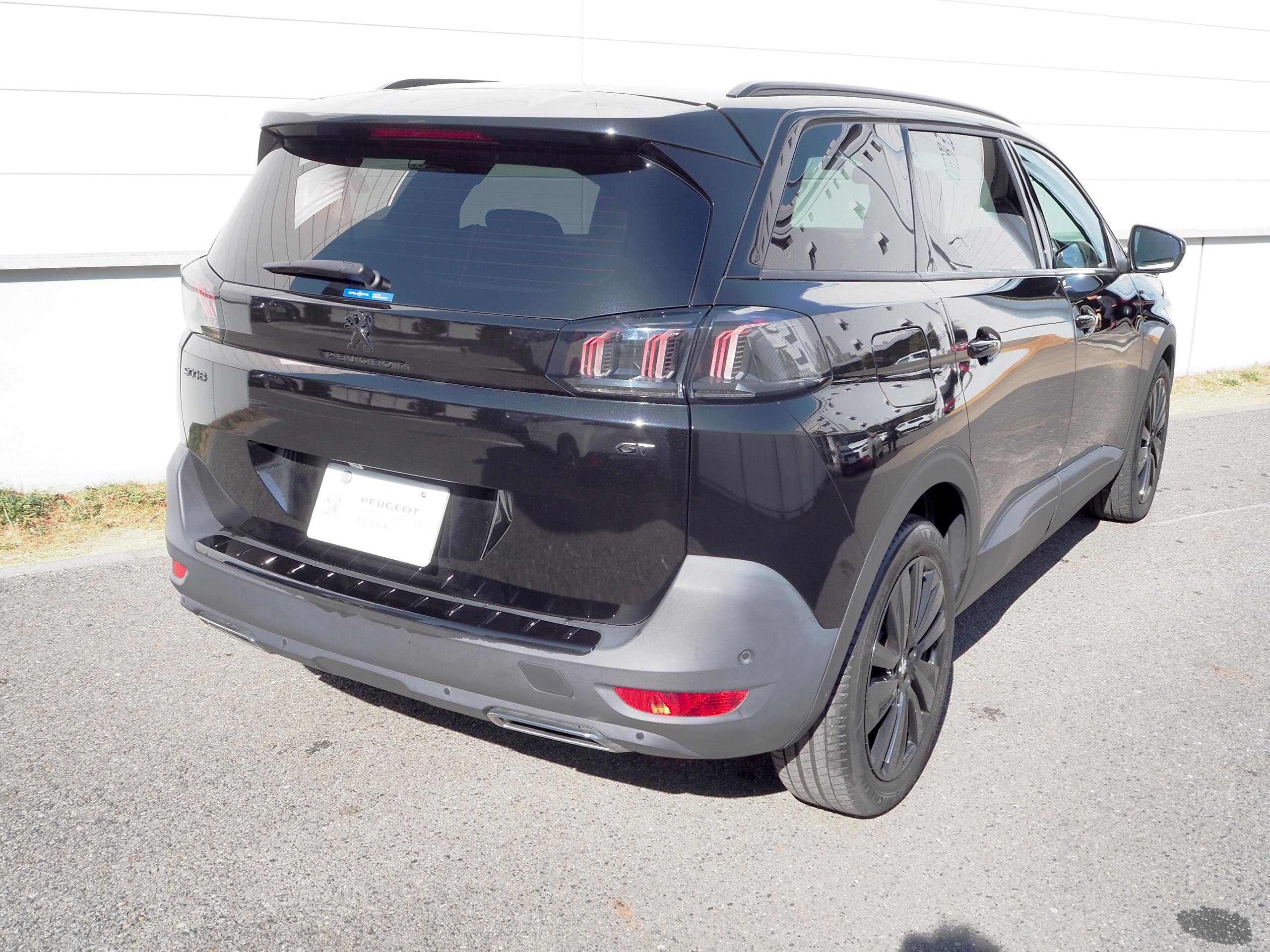 2023 Peugeot 5008 — photo 2