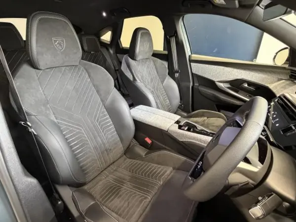 Peugeot 3008 GT Alcantara Package Hybrid New 3008 Certified Used Car Former Demo Car Collision Mitigation Braking 19-inch Alloy Wheels Clearance Sensor Seat Lumbar Support Matrix LED Lights Power Tailgate Seat Bolster Function (Ingaro Blue) — photo 8
