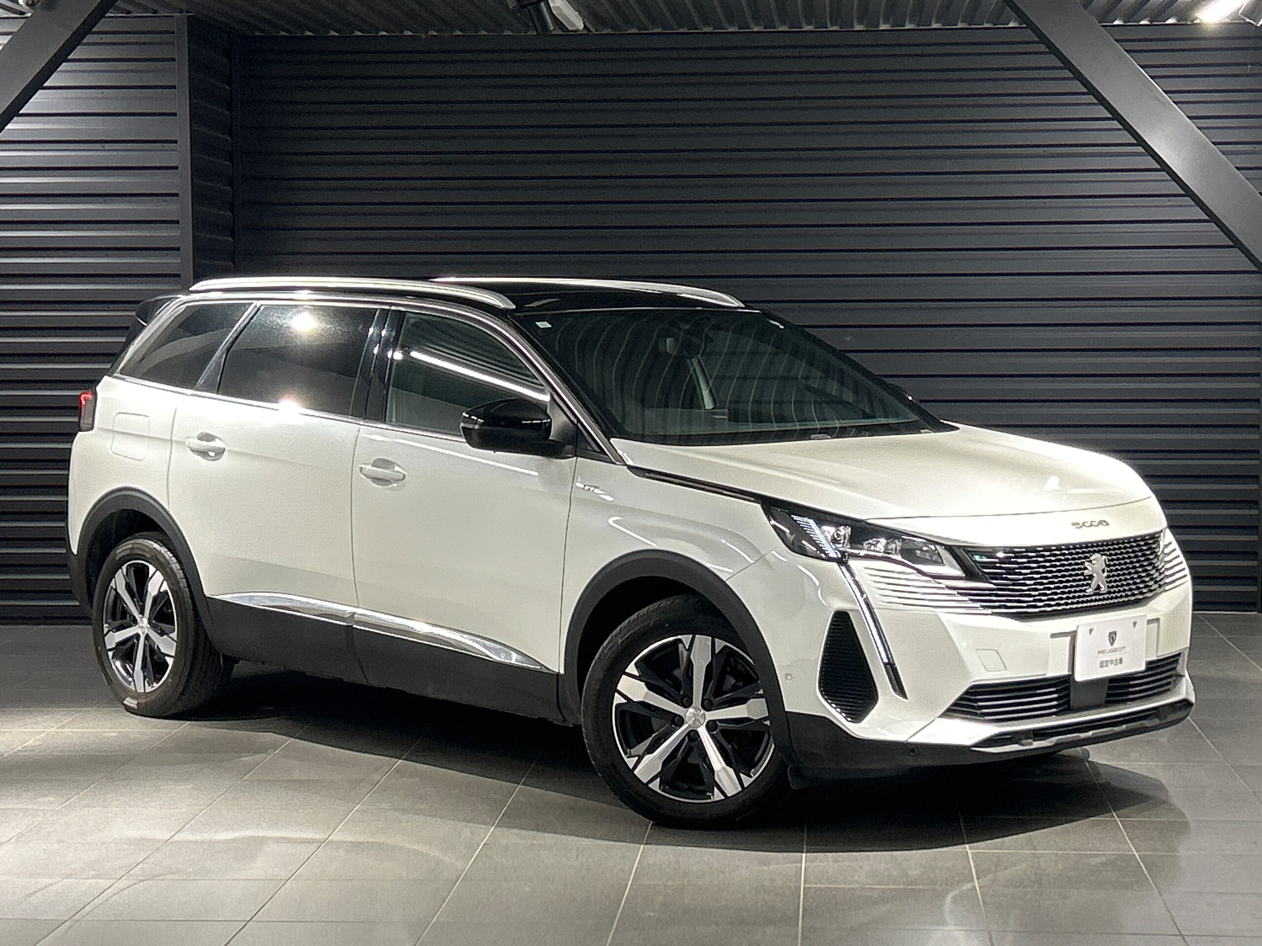 2021 Peugeot 5008 — photo 2