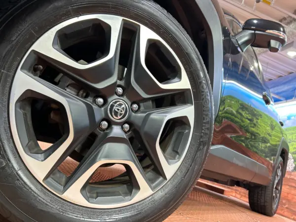 Toyota RAV4 2.0 Adventure 4WD — photo 9