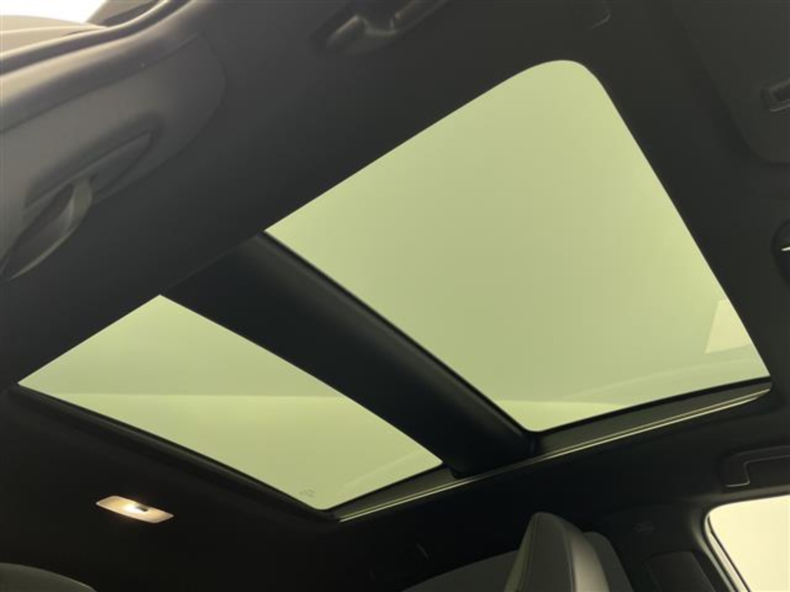 2024 Toyota Harrier — photo 3