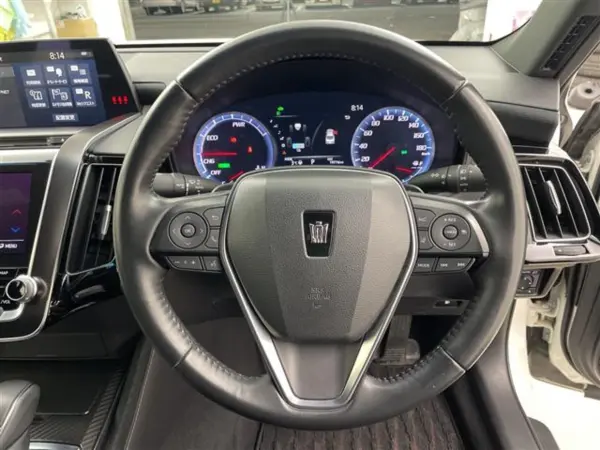 Toyota Crown Hybrid 2.5 RS — photo 7