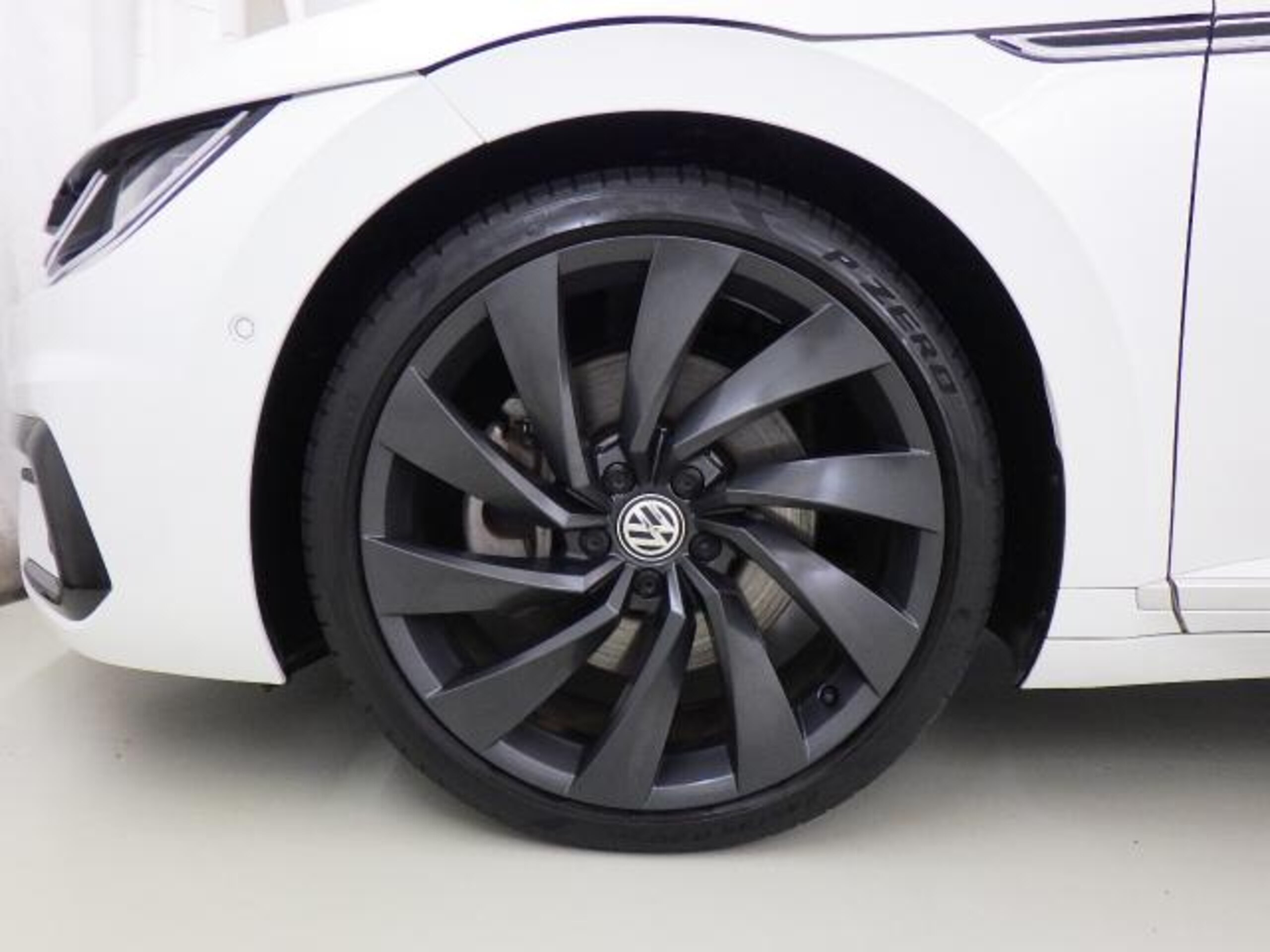 Volkswagen Arteon TSI 4Motion R-Line Advance 4WD — photo 7