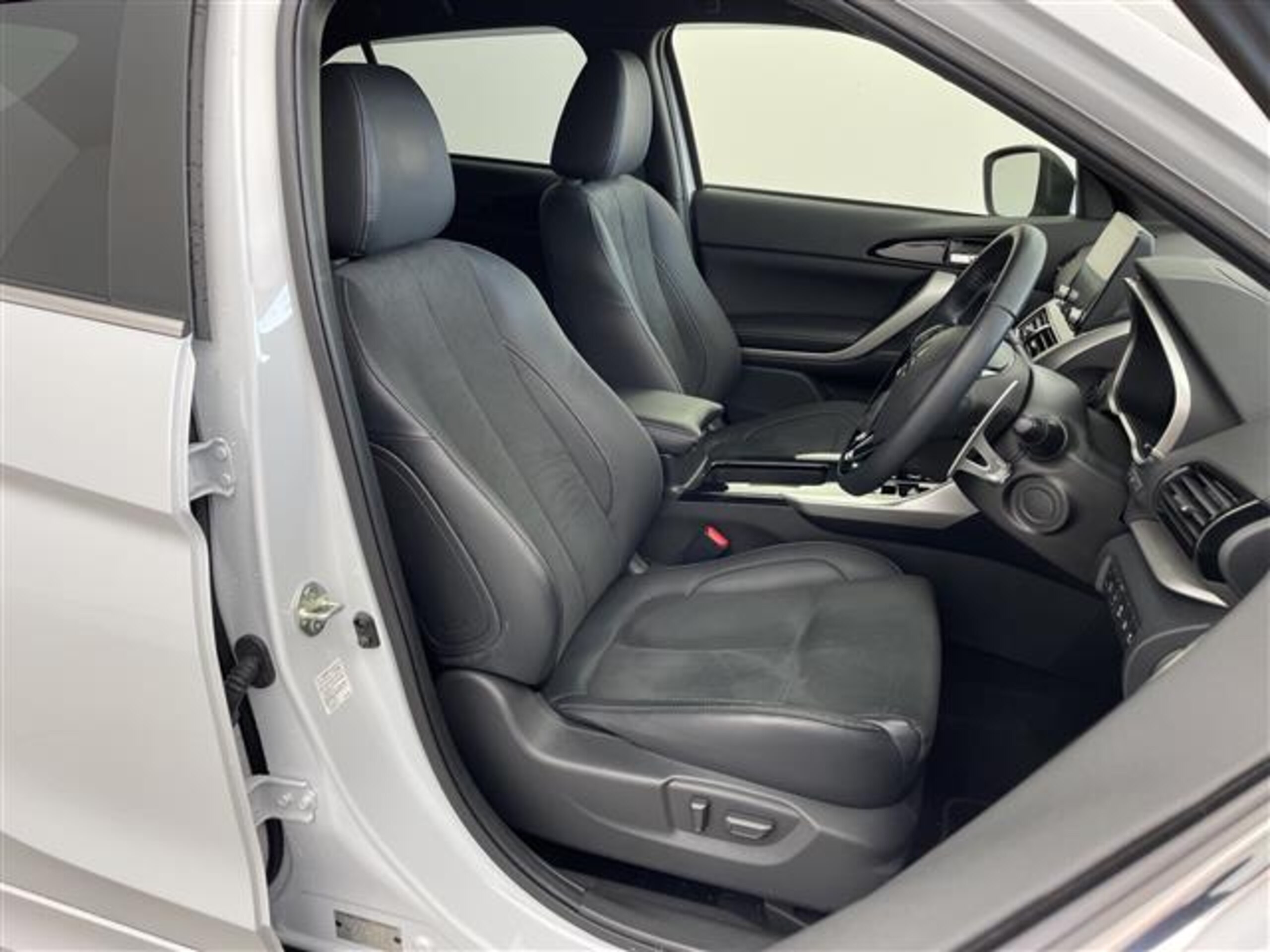 Mitsubishi Eclipse Cross PHEV 2.4 P 4WD — photo 9