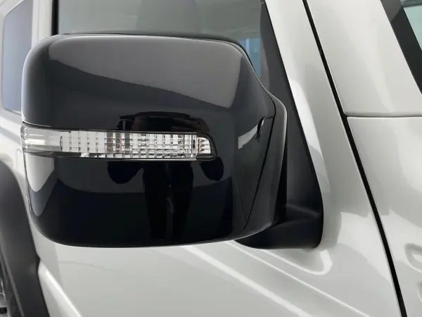 Suzuki Jimny Sierra 1.5 JC 4WD Non-Smoking Genuine Alloy Wheels Safety Support Dual Sensor Brake Support Misacceleration Mitigation System Lane Departure Warning Preceding Vehicle Start Notification Traffic Sign Recognition High Beam Assist Smart Key (White) — photo 7