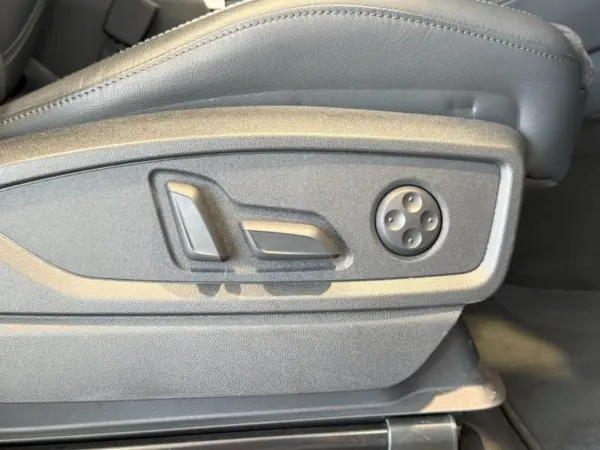 Audi Q5 40 TDI Quattro S Line Diesel Turbo 4WD — photo 8