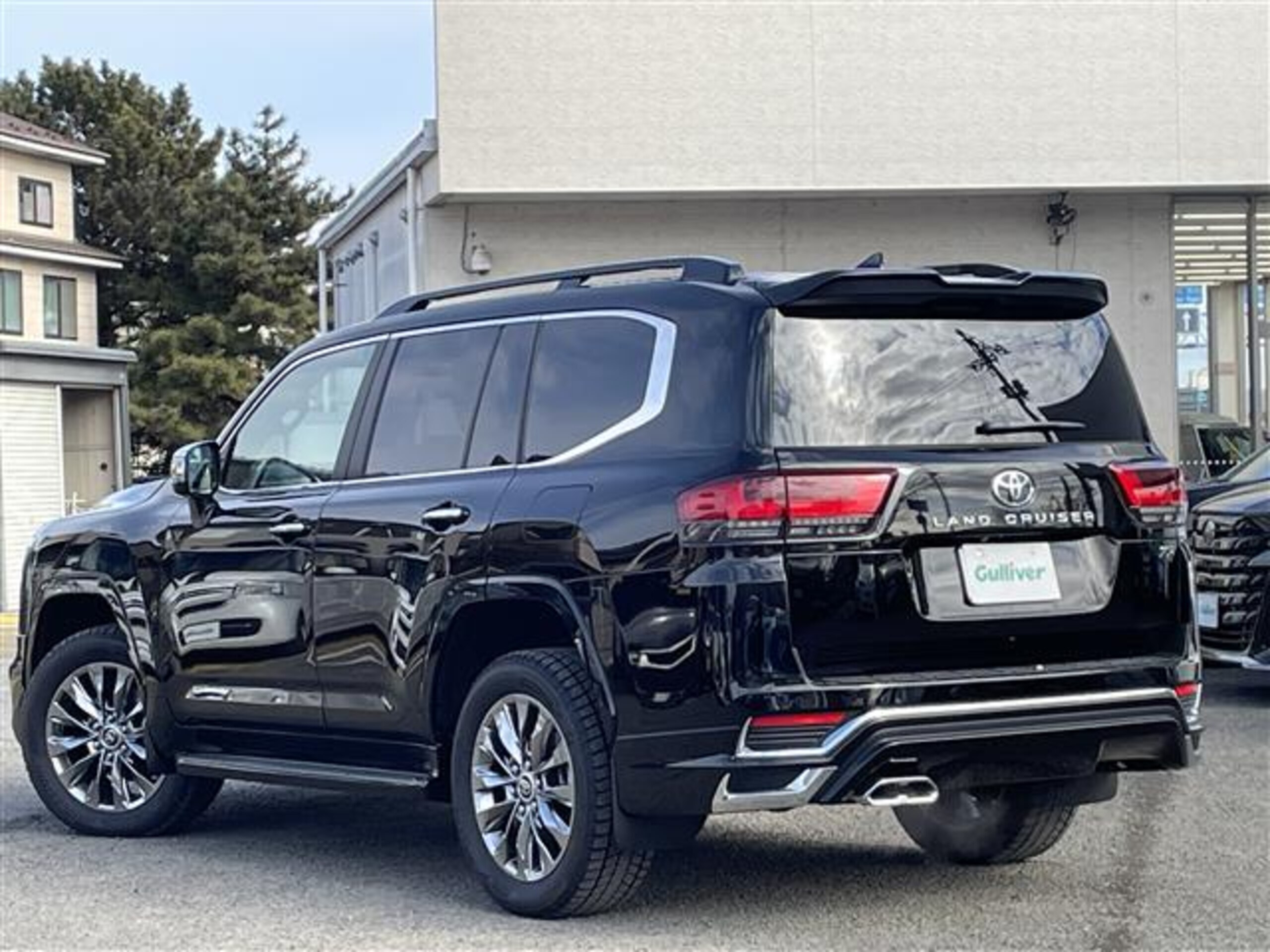 2023 Toyota Landrcuiser 300 — photo 2