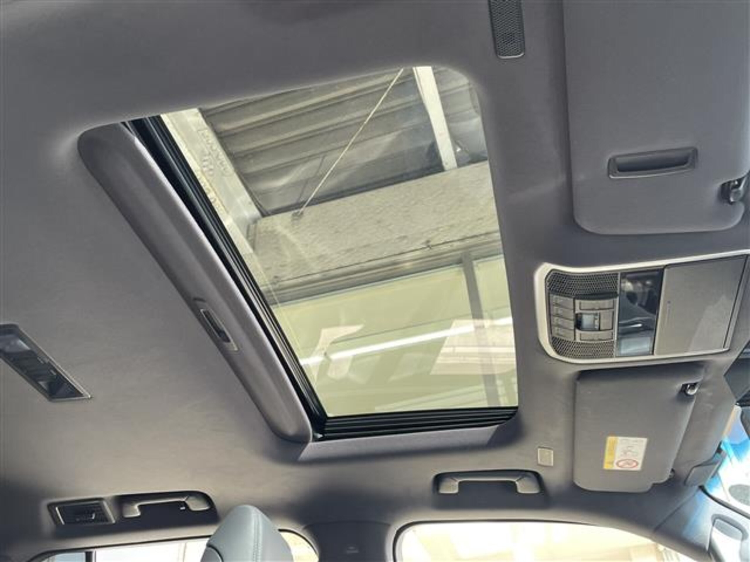 Toyota Land Cruiser 300 3.3 ZX Diesel Turbo 4WD Modellista Aero JBL Navigation Cool Box Black Leather Seats Roof Rails — photo 9