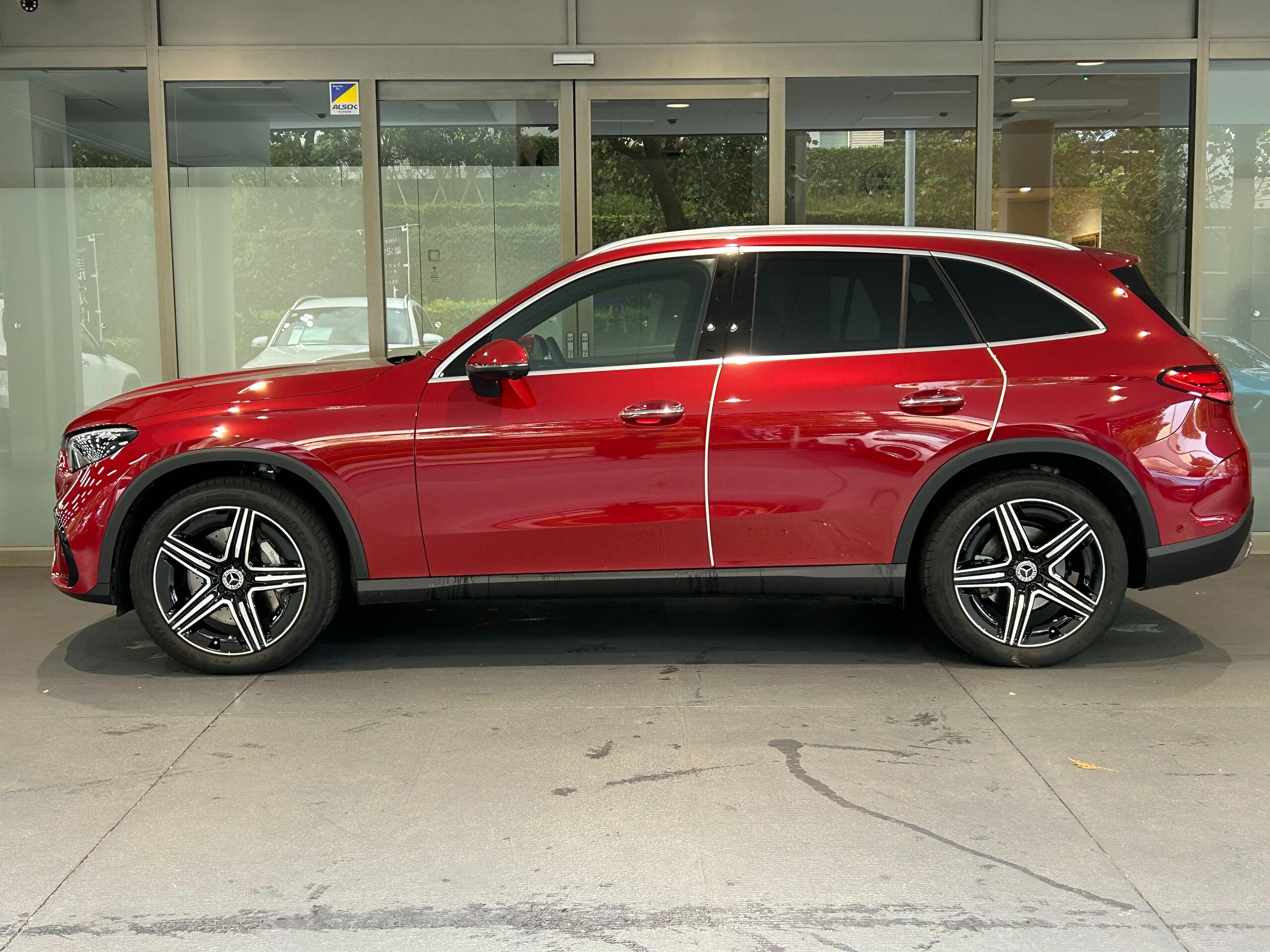 2025 Mercedes-benz Glc — photo 3