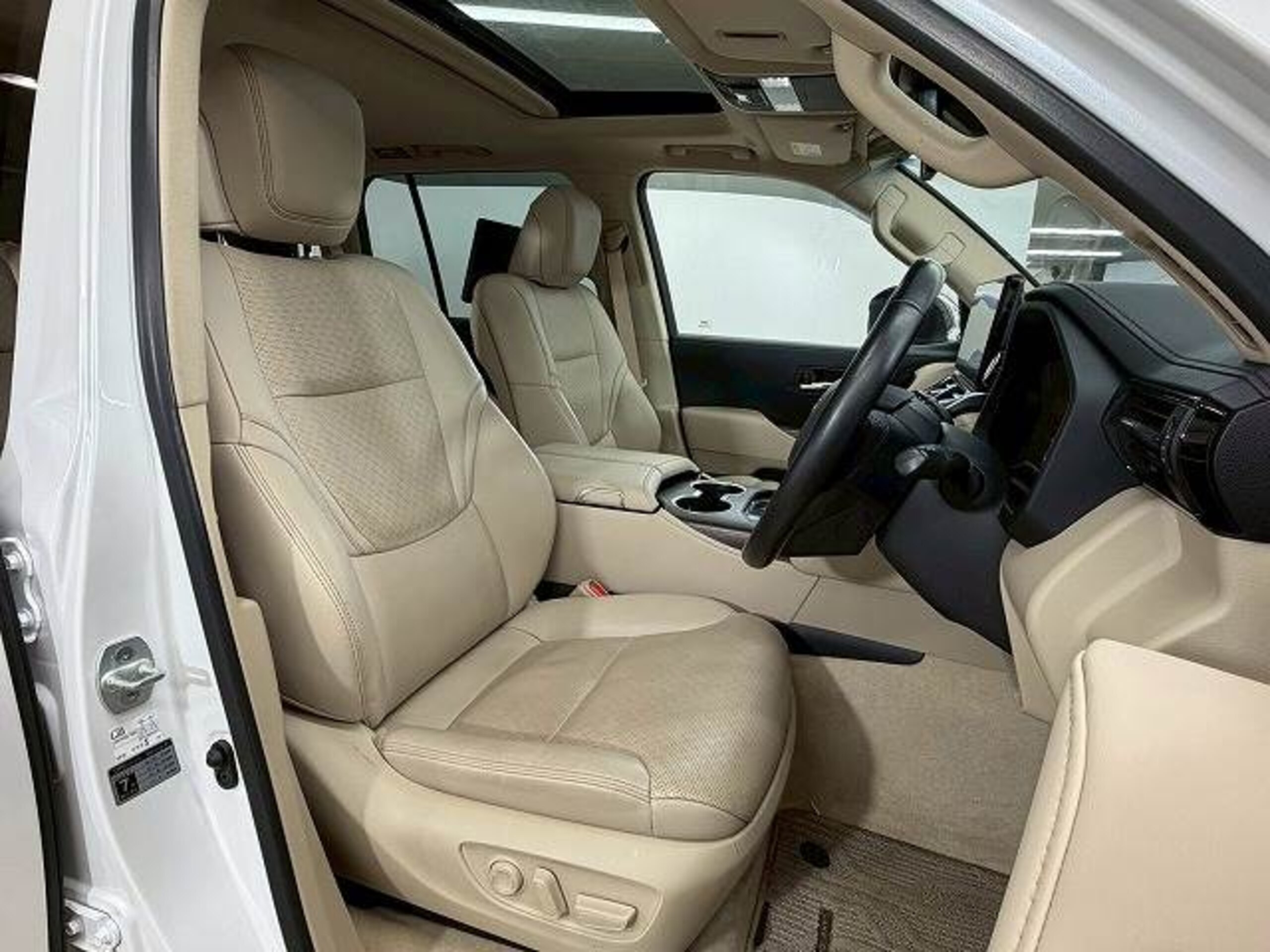 Toyota Land Cruiser 300 3.5 ZX 4WD — photo 7