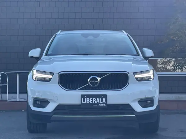 Volvo XC40 B4 Momentum — photo 8