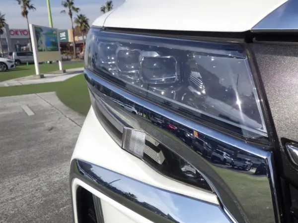 Toyota Alphard Hybrid 2.5 SR C Package E-Four 4WD with Moonroof, Factory Navi, TV, BT, Dashcam, Toyota Safety Sense, Digital Inner Mirror, Power Back Door, Dual Power Seats, Air Seats, Seat Heaters, Steering Heater (White Pearl Crystal Shine) — photo 8