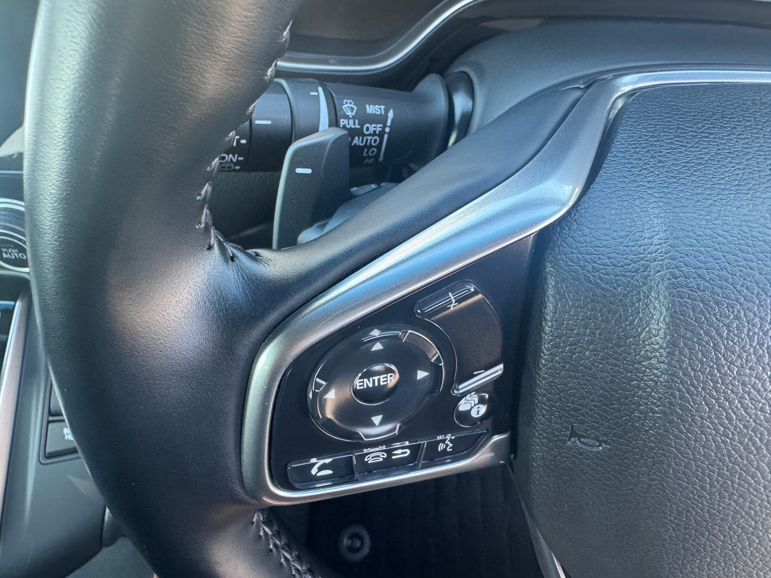 Honda CR-V 1.5 EX Masterpiece — photo 9