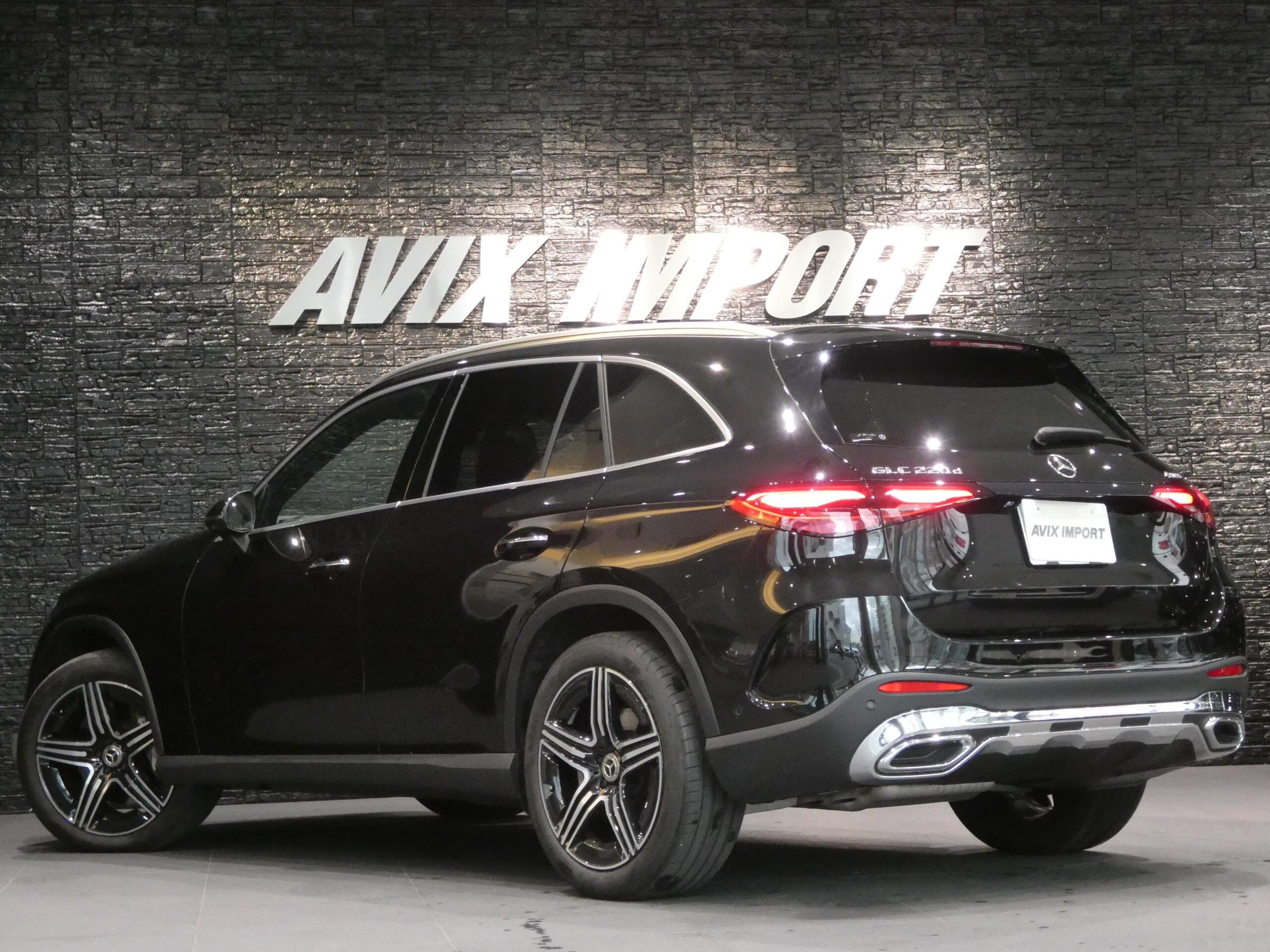 2025 Mercedes-benz Glc — photo 2