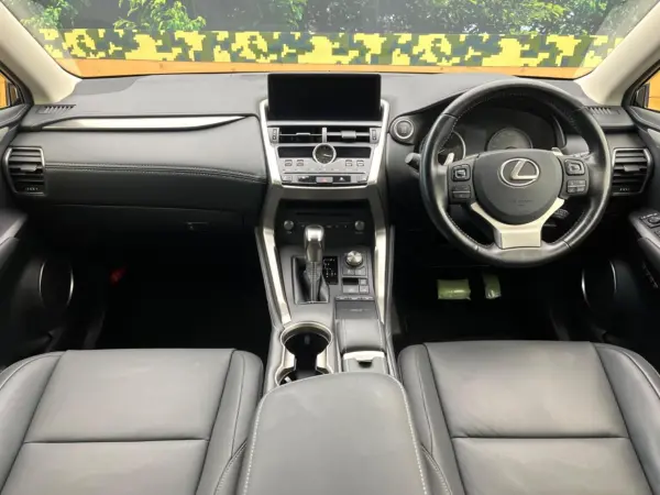 2019 Lexus Nx — photo 2