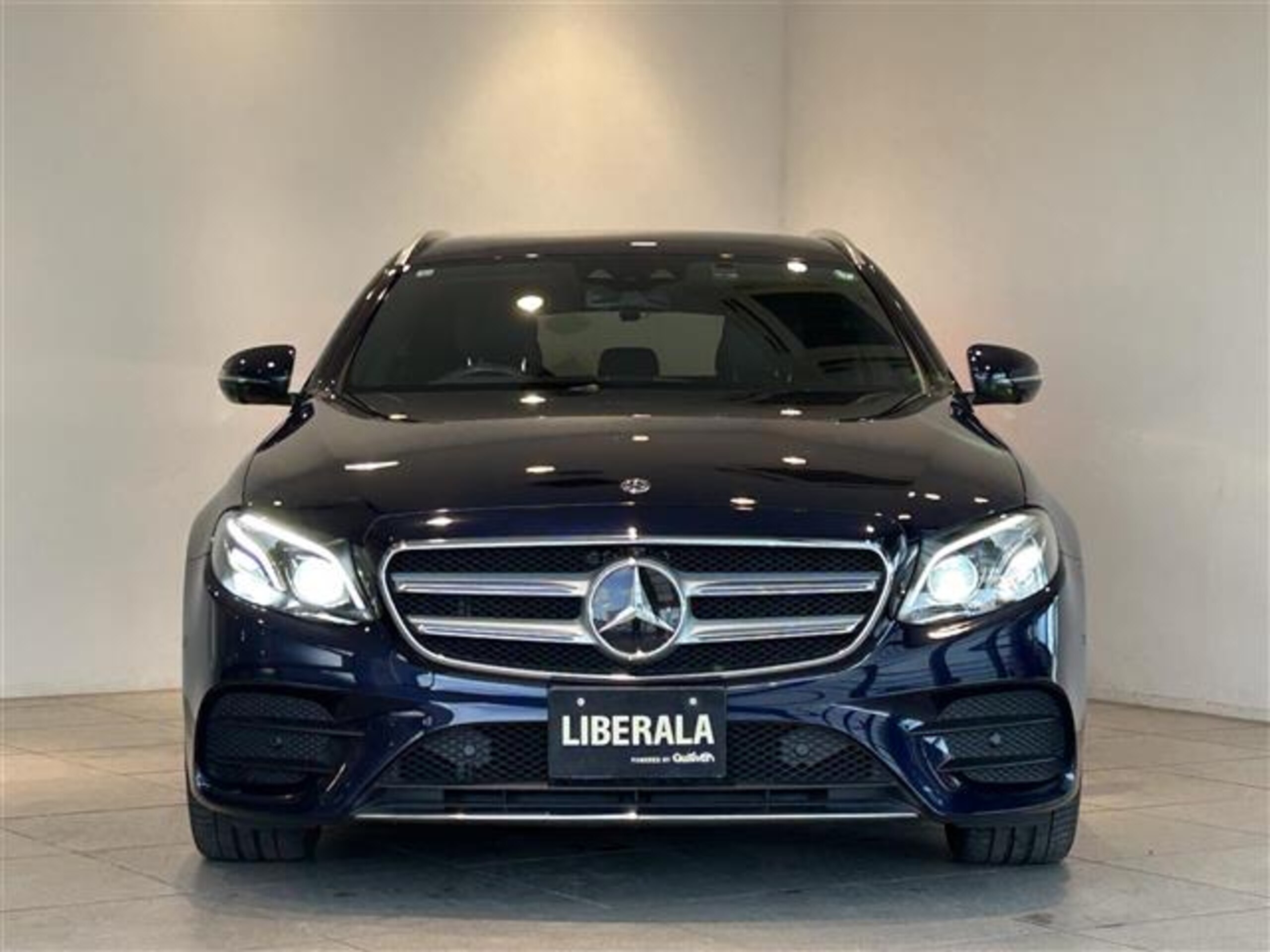 Mercedes-Benz E-Class Wagon E300 Avantgarde Sports Exclusive Package — photo 9