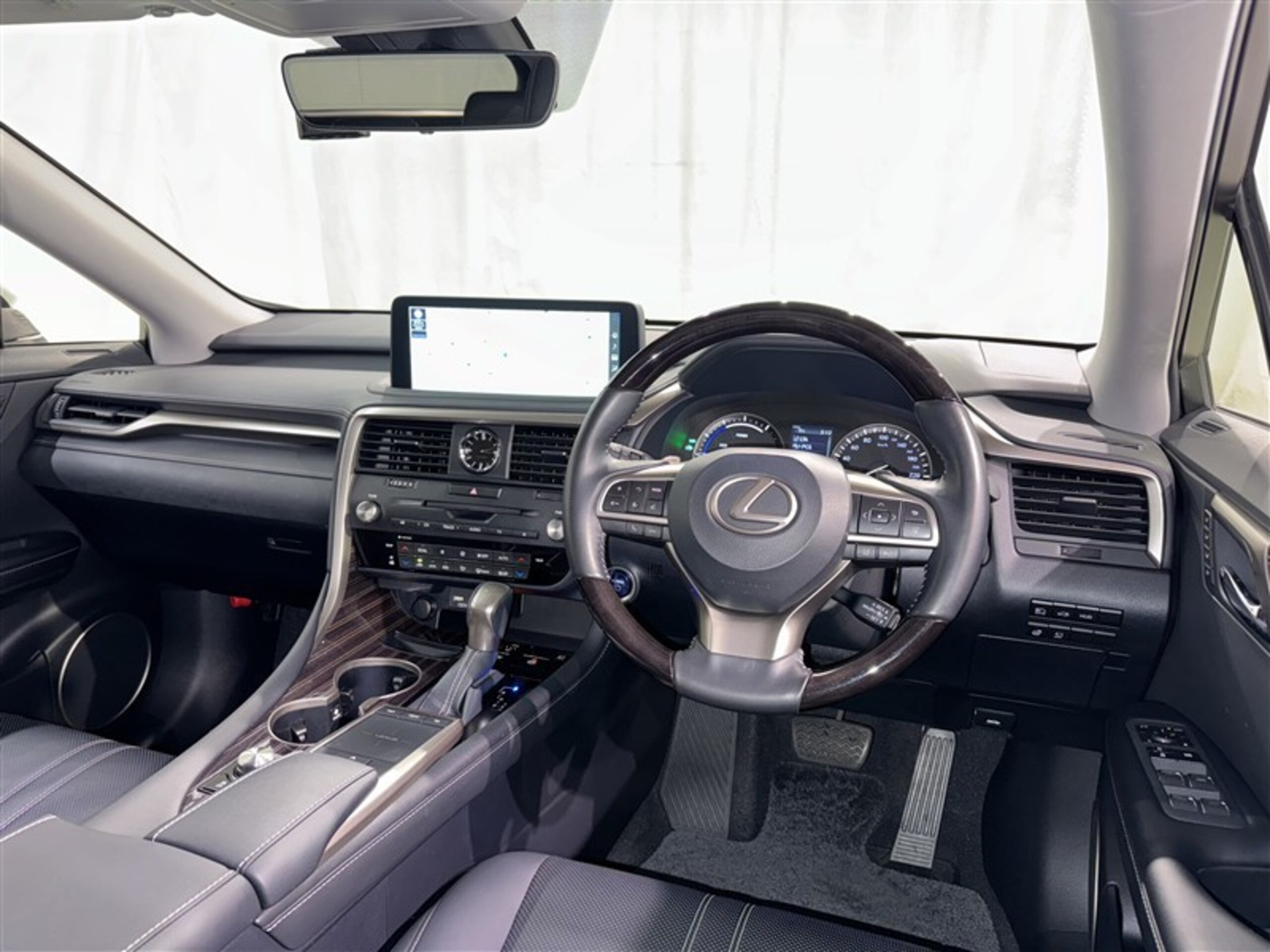 Lexus RX450h Version L 4WD — photo 7