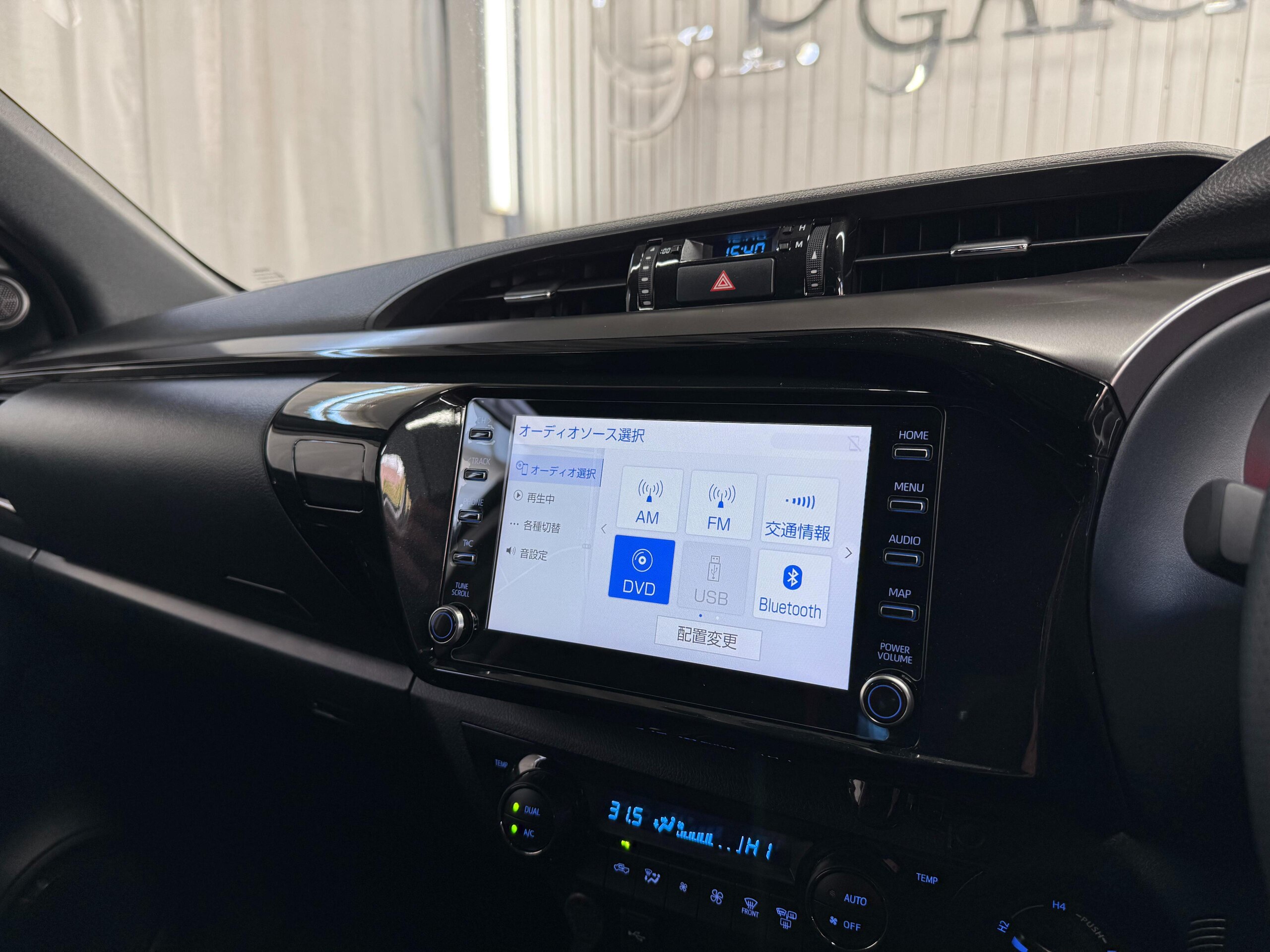 2023 Toyota Hilux — photo 3