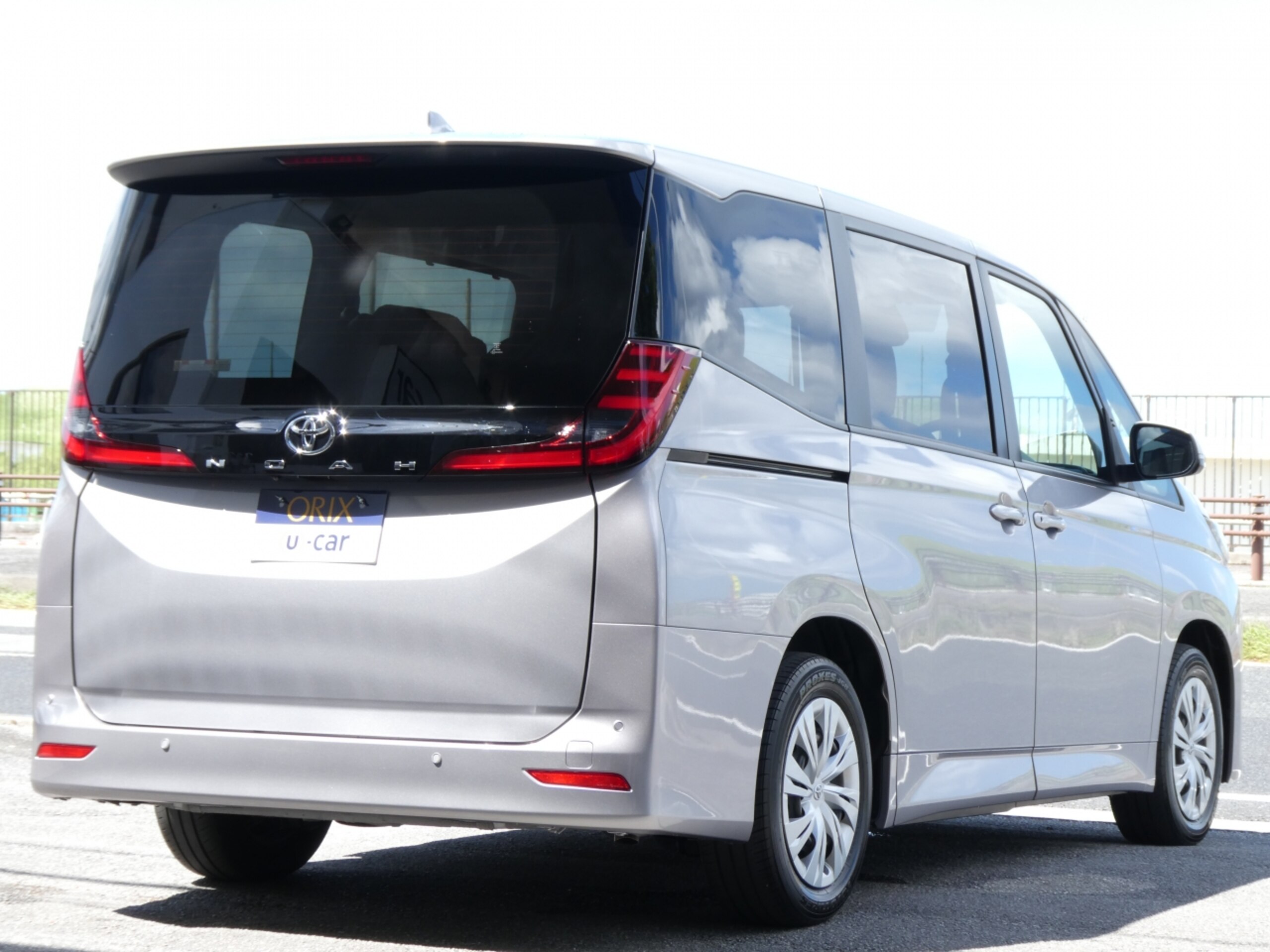 2023 Toyota Noah — photo 3
